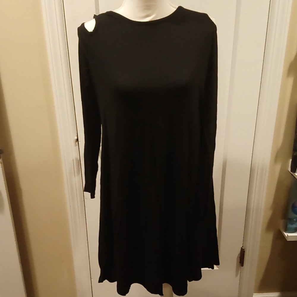 Black dress 👗 🖤